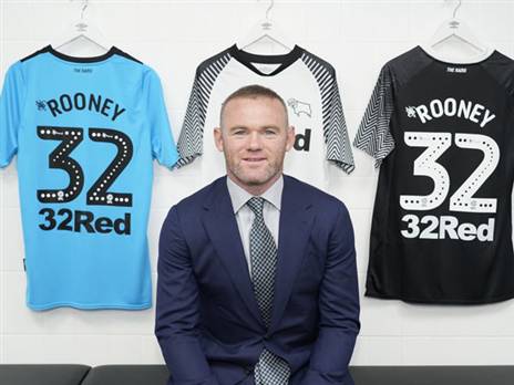 "לא יכולתי לסרב לאפשרות". רוני בחדר ההלבשה (טוויטר)