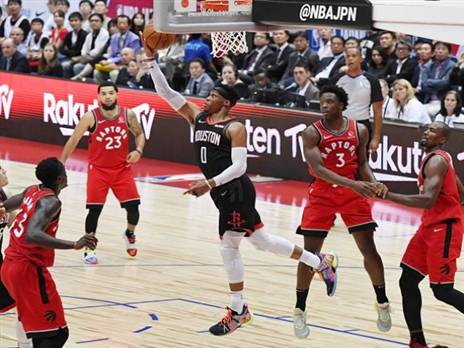 13 נקודות בבכורה, ווסטברוק (getty)