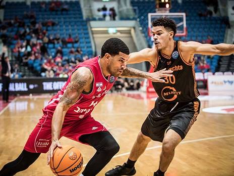 זכה למחמאות, פלדין (עודד קרני)