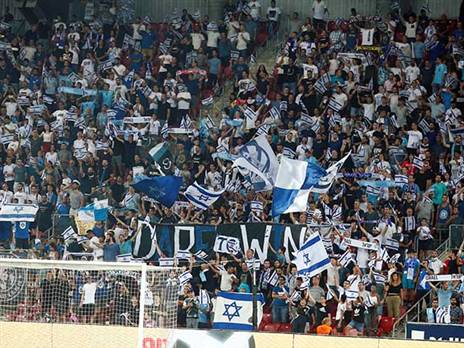 אוהדי הנבחרת. לא ידעו מה קורה מאחורי הקלעים (אלן שיבר)