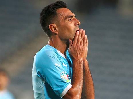 הלחץ עליו. זהבי (אלן שיבר)