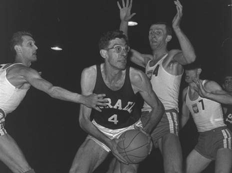 כהן מינץ. חבר לנבחרת