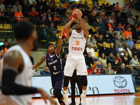 קוק, עוד הצגה (FIBA)