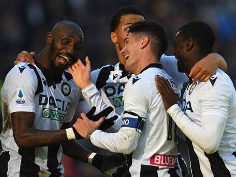 אודינזה מחייכת (getty)