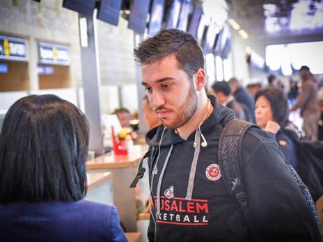 תמיר בלאט לפני ההמראה