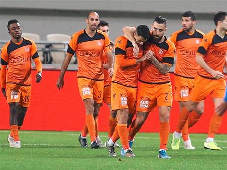 מחזיקת הגביע עברה שלב (אלן שיבר)