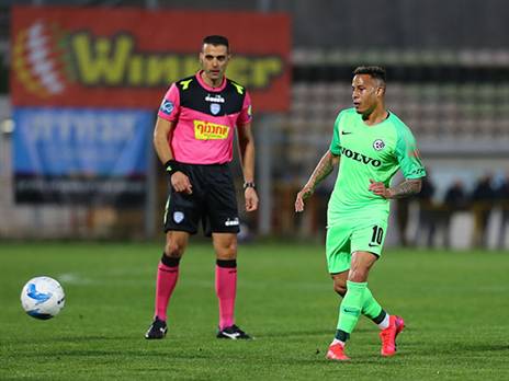 שרי. "משחק ענק שלו" (לירון מולדובן)