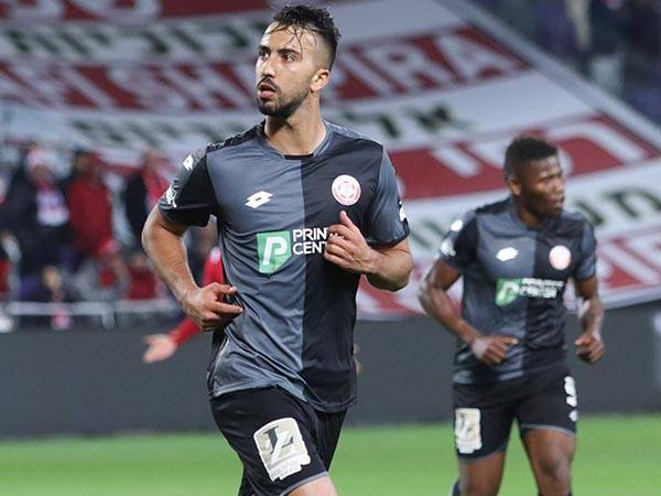 זכה למחמאות . פרץ (דני מרון)