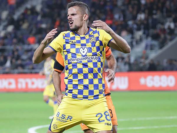 "המחירים יקרים". ג'ראלדש (דני מרון)