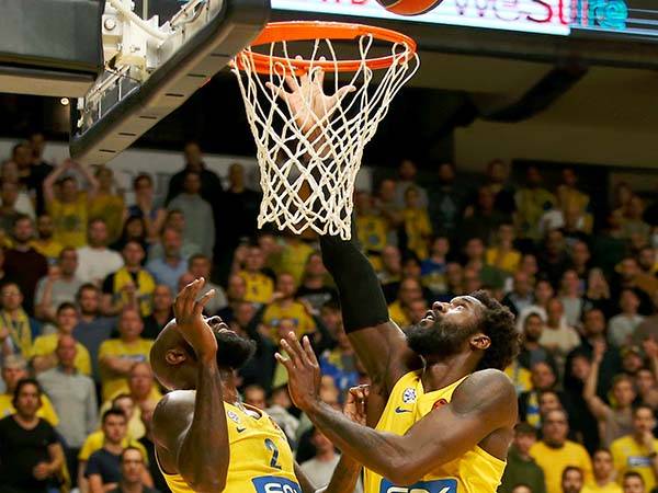 האנטר עם אייסי. אולי הרכש הטוב בתולדות מכבי ת"א (אלן שיבר)