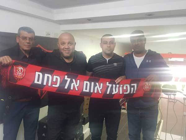 עאמר וצופין במעמד החתימה