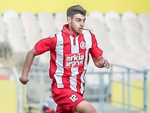 בקרוב במדי הבוגרים? (האתר הרשמי של הפועל ת"א)