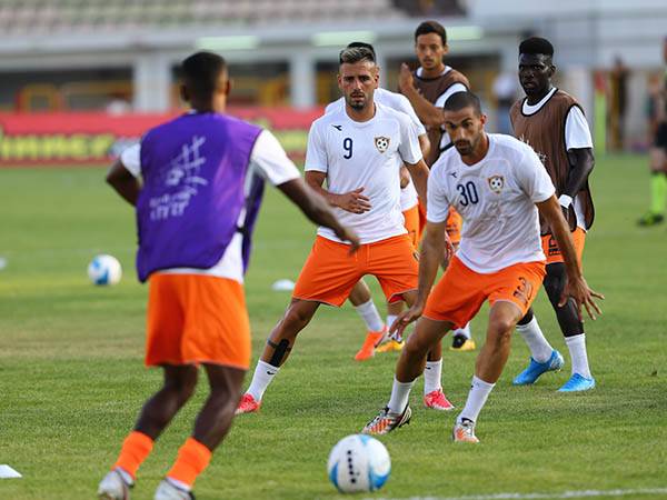 ממתינים להחלטת המנהלת (לירון מולדובן)
