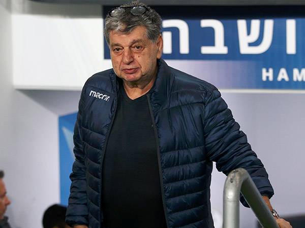 "אתם חוצפנים. אני מצפה מכם לבוא לקראת המועדון": יצחק שום (אלן שיבר)