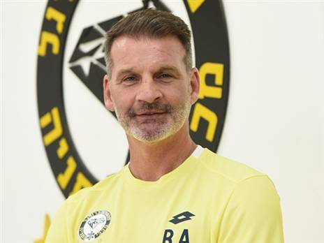 אטפלד מקבל יהלום לא מלוטש (Getty)