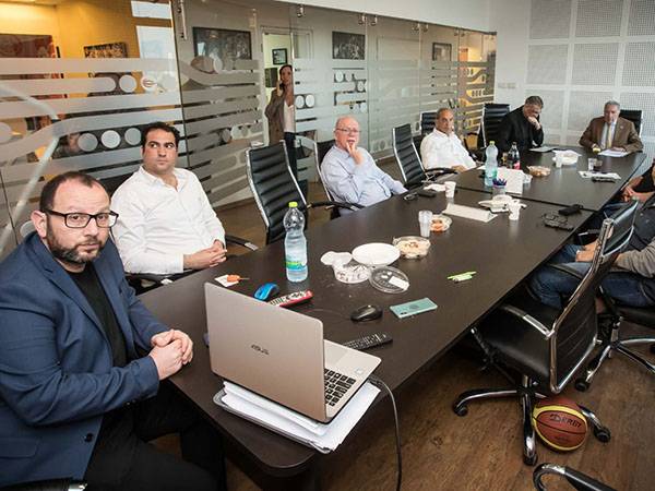 הגיע הזמן לשקיפות. ראשי הקבוצות (צילום: עודד קרני)