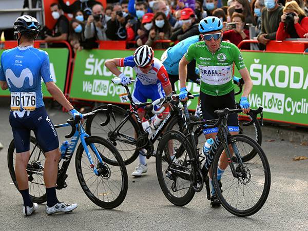 מרטין נפל אבל שמר על מקומו (getty)