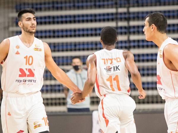 סוף סוף מנצחת במחזור הפתיחה. ראשל"צ (מנהלת הליגה)