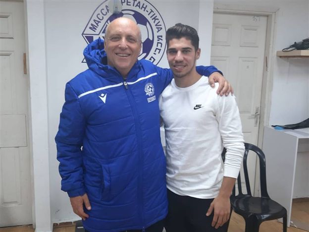 רדלר עם מנור סולומון. הייצוא הבכיר (באדיבות מכבי פ"ת)