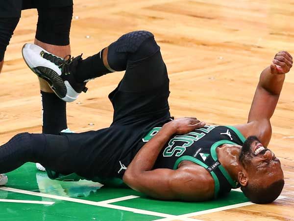 קמבה ווקר. תצוגת נפל של הסלטיקס (Getty)