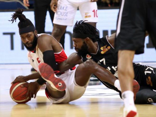 למרות המאבק הזה, ירושלים נראתה אובדת עצות בהגנה. בריימו (לילך וייס, מנהלת הליגה)