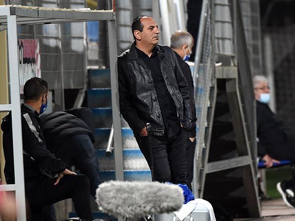 רפואה. מאוכזב (ברני ארדוב)