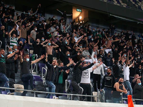 אוהדי חיפה חזרו, בכר התרגש (אלן שיבר)