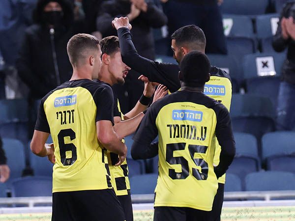 בית"ר חוגגת. בבירה רוצים לראות יותר תמונות כאלה (דני מרון)