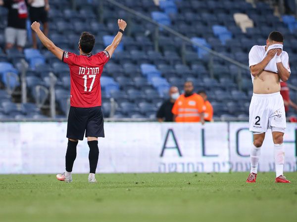 האדומים נשמו לרווחה  (מאור אלקסלסי)
