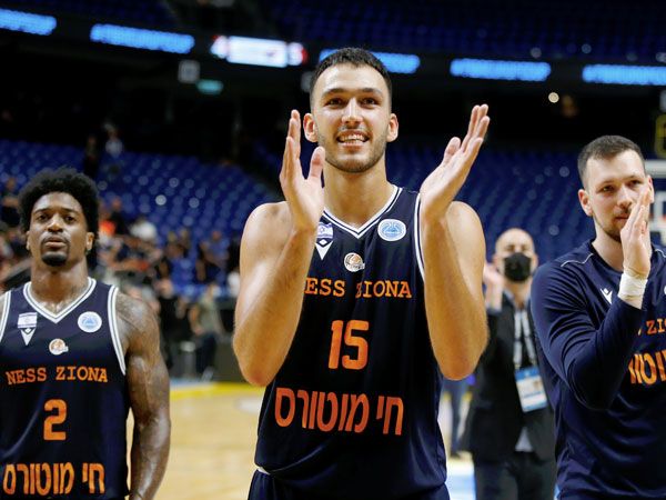 נמרוד לוי. נגס לדן בדקות (אלן שיבר)