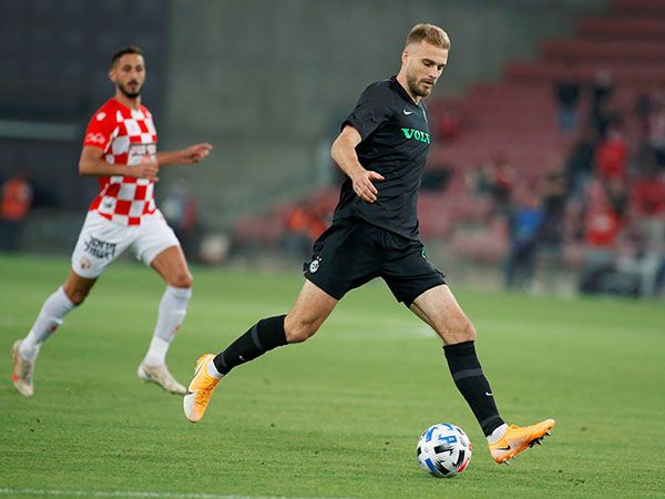 יעמוד לרשות בכר. פלאניץ' (אלן שיבר)