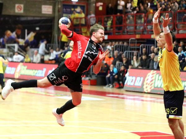 (הדר ואן קולא, איגוד הכדוריד)