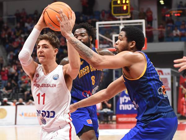 אדם אריאל התעורר (ברני ארדוב)