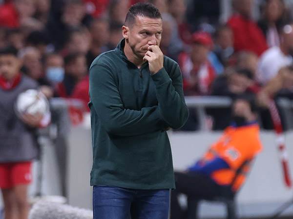 "מועדון עם לחץ" (דני מרון)