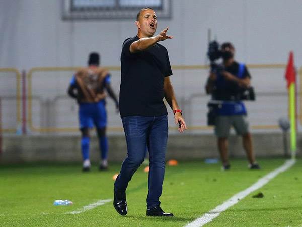 מקבל חיזוק. רן בן שמעון (לירון מולדובן)