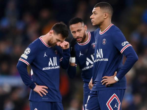 האנשים שמריצים את פ.ס.ז' הם בדיחה (GETTY)