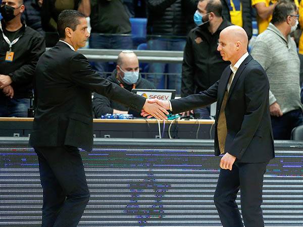 "יכולנו לבחור שלא לשחק" (אלן שיבר)