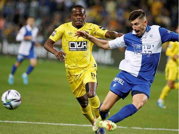 נחמיאס. "יש מלחמה על ההרכב" (אלן שיבר)