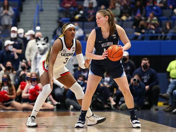מחכה לאחותה ירדן(קרדיט: getty)