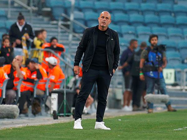 יוסי אבוקסיס. מוערך (אלן שיבר)