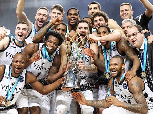 עם גביע ליגת האלופות (GETTY)