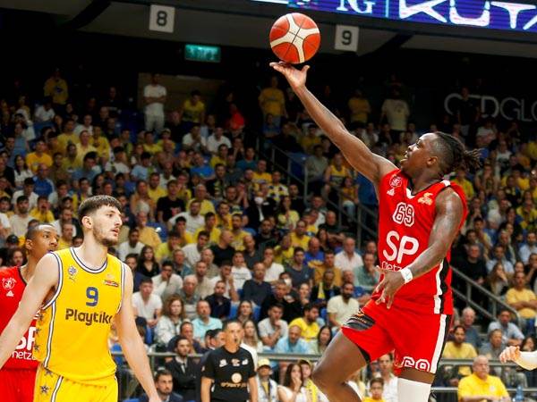 צריכים אותו בשיאו. בראון (אלן שיבר)