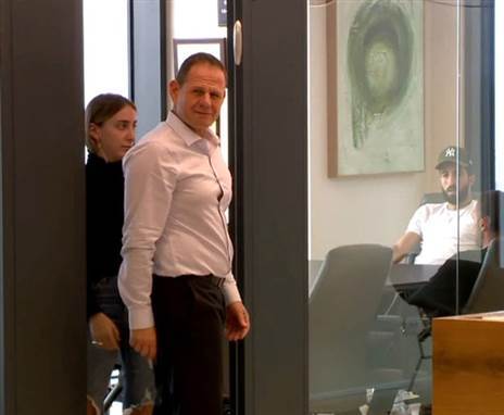 יונגר מפעיל לחץ מכל הכיוונים