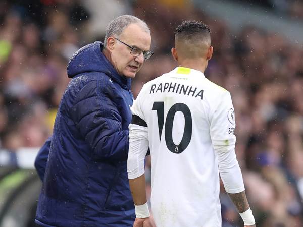 עם ביילסה. הסב את תשומת הלב של צ'יצ'ה (Alex Pantling/Getty Images)