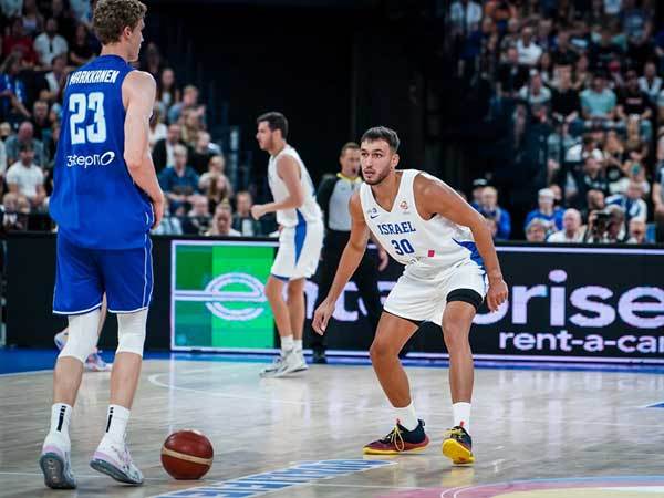 דקות טובות שלו. לוי (FIBA)
