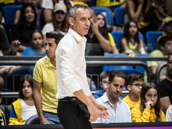 קטש. יקווה לחדשות טובות (צילום: עודד קרני)