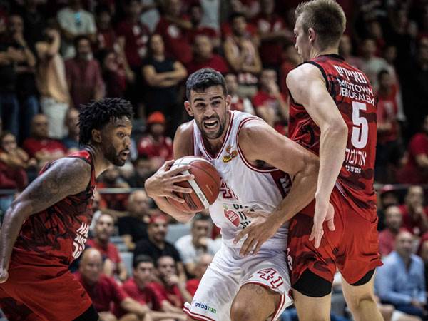 גינת. ישחק שוב עם החבר מצרפת (עודד קרני)