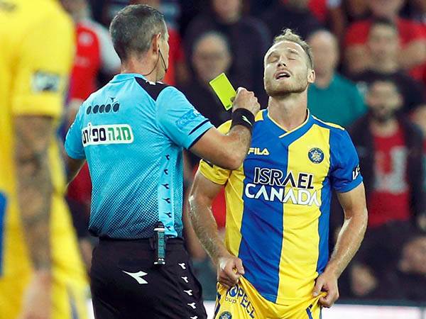 "מעולם לא ניסינו לפגוע בשחקן במזיד". דן גלזר (אלן שיבר)