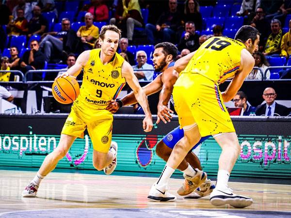 הוארטס. בלתי עציר (FIBA)