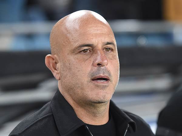 יוסי אבוקסיס. הפנים לטרנר (ברני ארדוב)